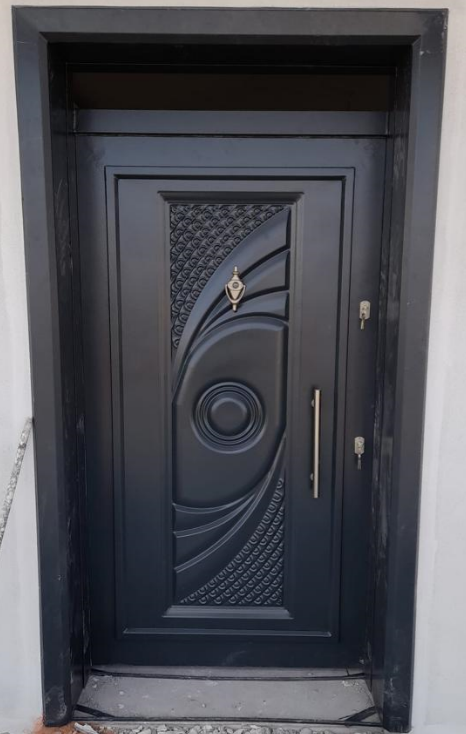 Sanatsal Motifli Siyah Çelik Kapı